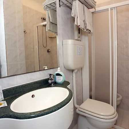 فندق Vannini 3*